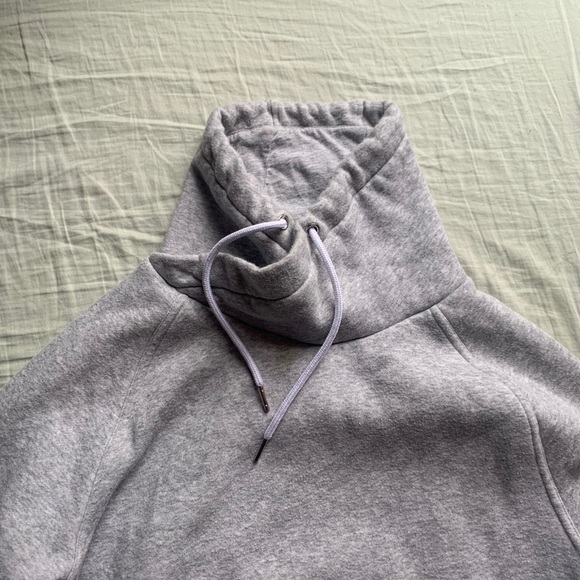 H&M Grey Sweatshirt - Picture 2 of 3